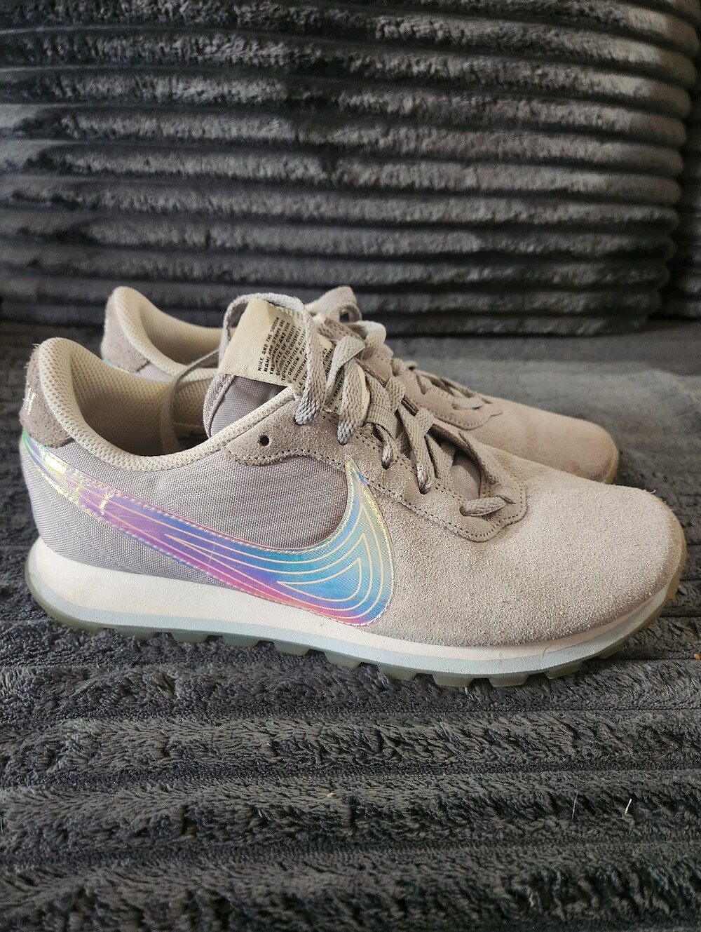 Nike Pre Love OX Gray Casual Sneakers Rainbow Suede AO3166-100 Womens Sz 9.5